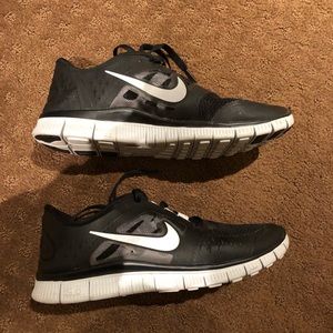 Black nike free runs